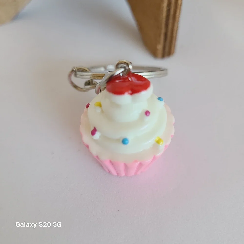 Cupcake Keychain‎ Heart Topping Pink White Fun Accessory Car Bag Charm NWOT